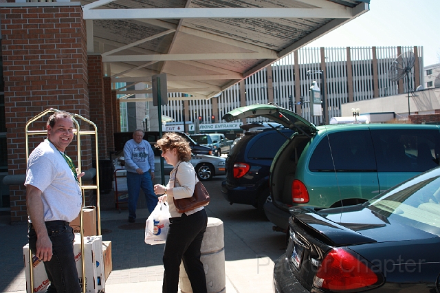 2009TAT_ 194.jpg - Unloading for TAT 29 - looked like CANvention!